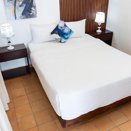 Hotel H4 El Paraiso Extérieur photo