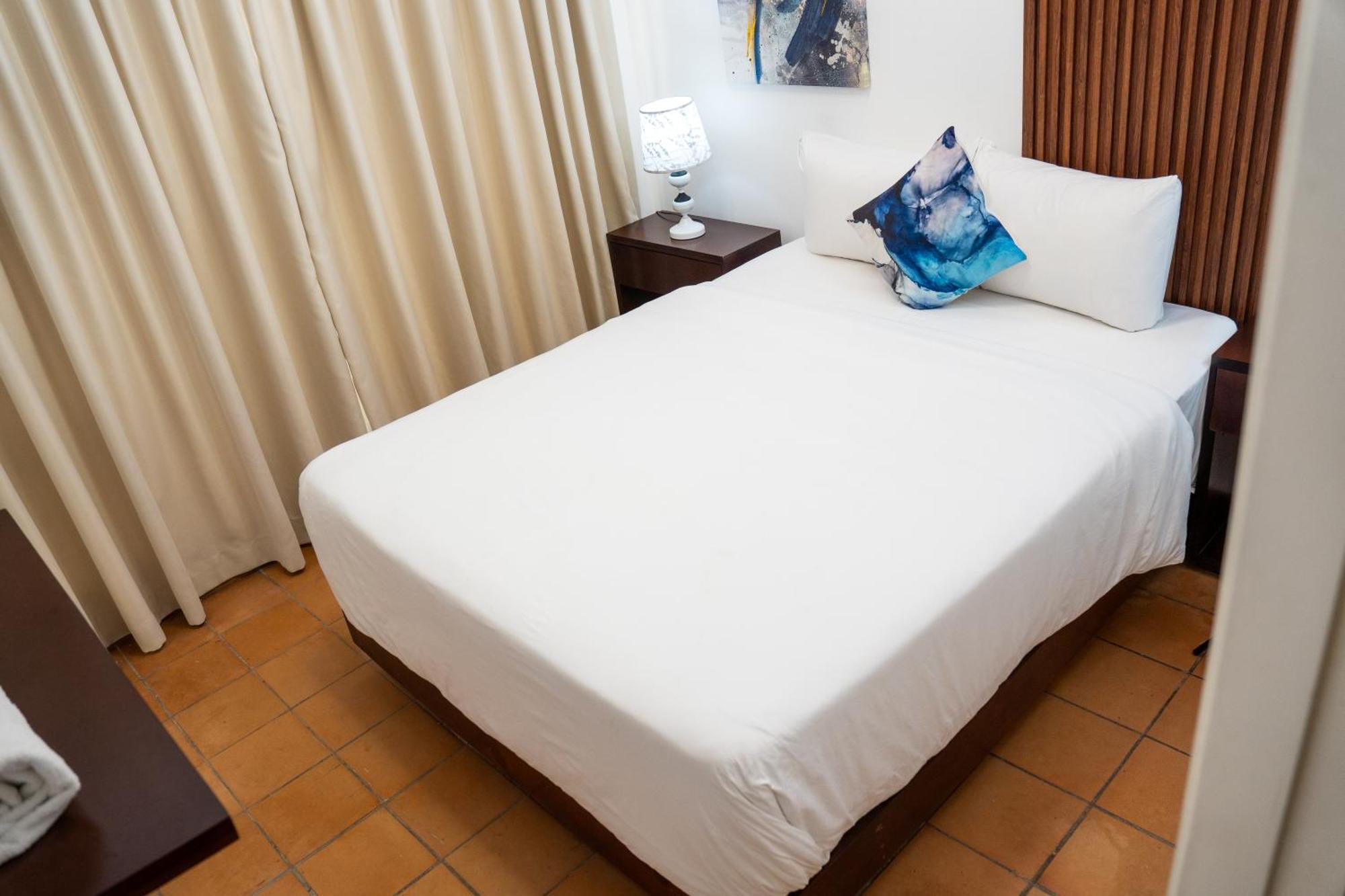 Hotel H4 El Paraiso Extérieur photo