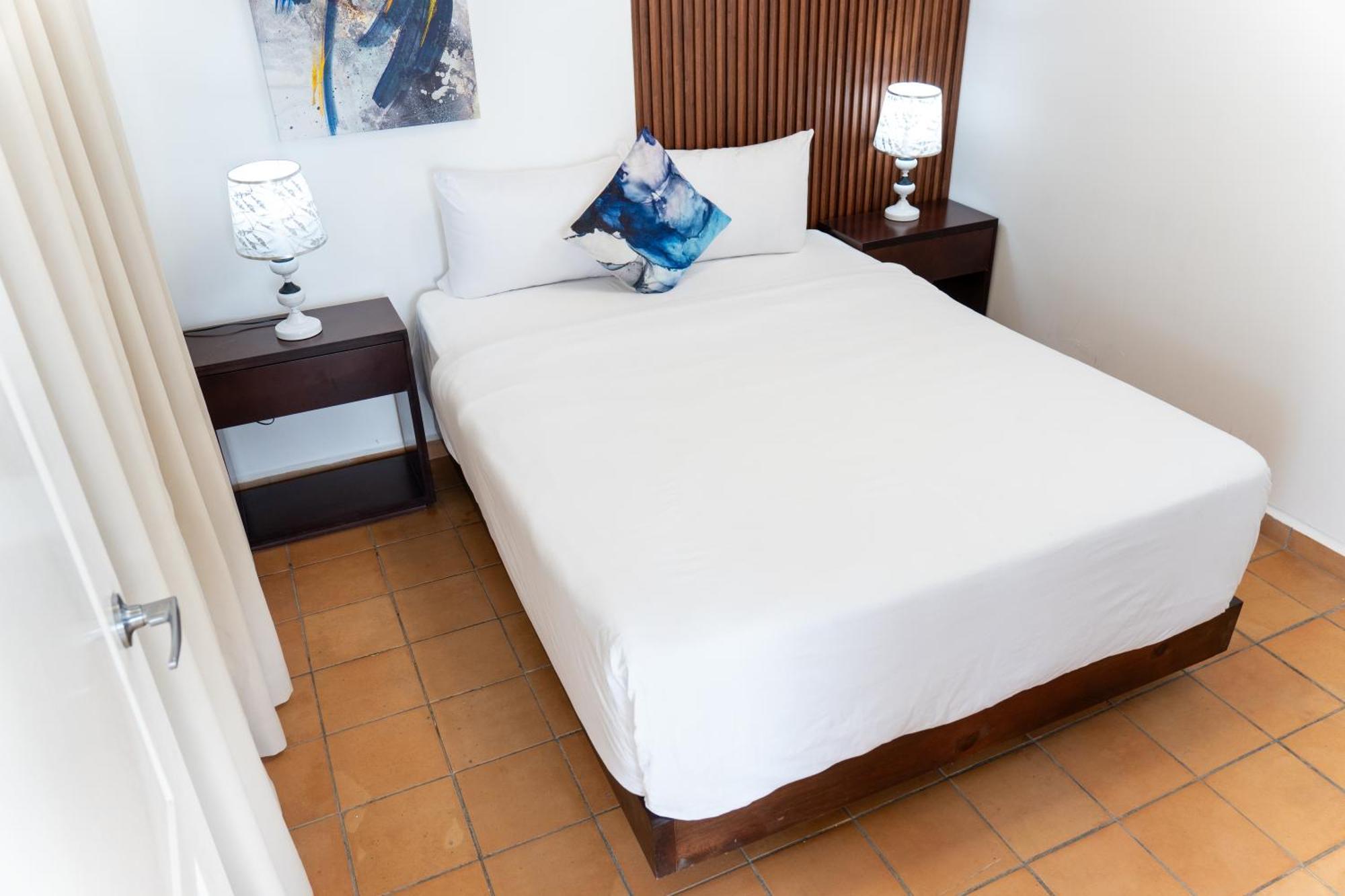 Hotel H4 El Paraiso Extérieur photo